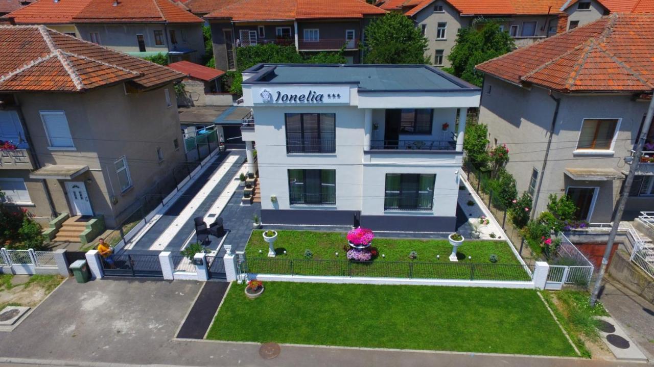 Pensiunea Ionelia Orsova Bagian luar foto