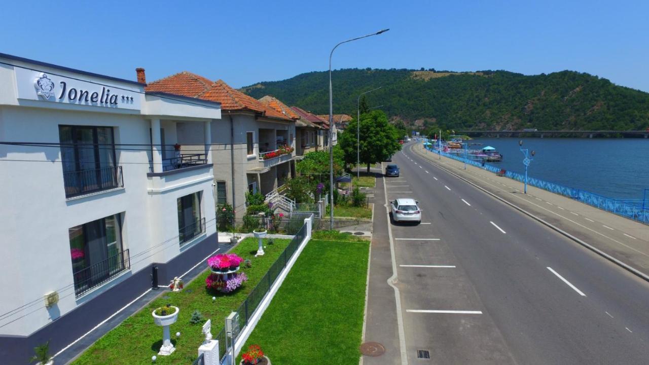 Pensiunea Ionelia Orsova Bagian luar foto