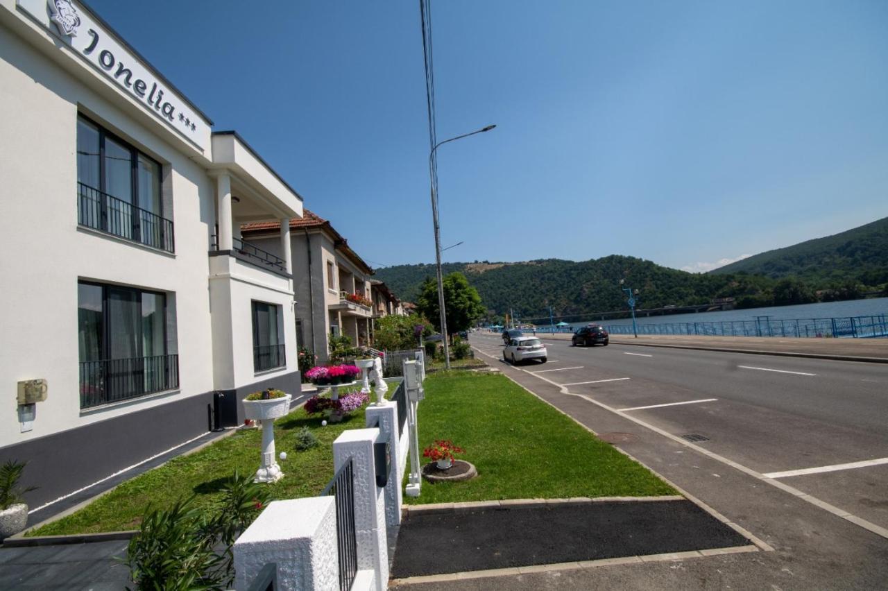 Pensiunea Ionelia Orsova Bagian luar foto